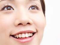 気になる銀歯、白くする方法があります